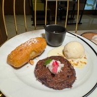 ห้องอาหารจตุจักร Centara Grand at Central Plaza Ladprao Bangkok