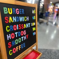 Augusto Smoothy Bar สนามบินสุราษฏร์ธานี