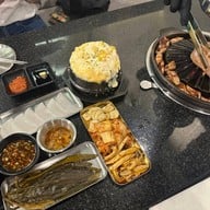 APG Grill Vanit Village