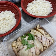 ข้าวมันไก่ไออ้วน by เพื่อนบอกว่าอร่อย