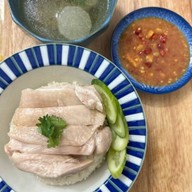 ข้าวมันไก่ไออ้วน by เพื่อนบอกว่าอร่อย