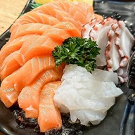 ดิบดี Sushi Cafe สาขา จริงใจมาร์เก็ต