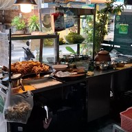 ร้านขาหมูเฮียแป๊ะ สุขุมวิท 93