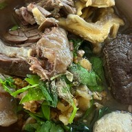 มินบึง เตี๋ยวกะเพรา ข้าวผัดปู เตี๋ยวเนื้อเปื่อย