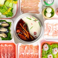 หน้าร้าน จิ่วหลงหมาล่าทั่ง 九龙 บางแสน