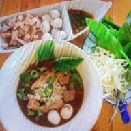 ก๋วยเตี๋ยวเรือเอียงชาม ซ.ปากกร็ดติวานนท์ 8 (ซ.จำปา)