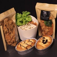 เส้นหมี่ไก่ฉีก By Nissareen & เบเกอรี่