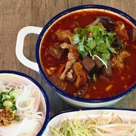 ร้านอาหารเหนือ (Talk Together Bar&Bistro)