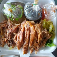 เพ้งโภชนา (ข้าวมันไก่ ไก่ทอด ขาหมู หมูแดง หมูกรอบ)