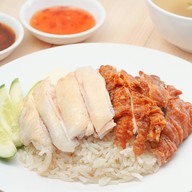 นวพรข้าวมันไก่ ตลาดโกสุม