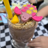 เฌอริ คาเฟ่