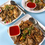 เจ๊น้อยหอยทอด (ท่าฉลอม)