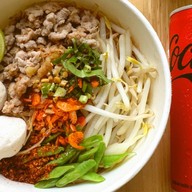 หมี่ไก่ฉีก หมี่คลุกซอสโบราณ สาขา1 by oilzii