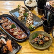 Salmon nar baan แซลมอน ซูชิ ร้านหน้าบ้าน แซลมอน ซูชิ ร้านหน้าบ้าน