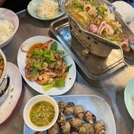 ร้านริมเขื่อน ซีฟู้ด (ร้านกลาง)เจ้าเก่าเท่านั้น