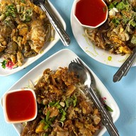 เจ๊น้อยหอยทอด (ท่าฉลอม)