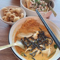 เมนูของร้าน เลือกเส้น เล่นน้ำ @central wOlrd 1