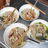 จอนยาว บะหมี่ เกี๊ยว