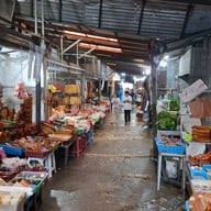 ตลาดบ้านอีต่อง
