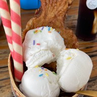 เมนูของร้าน ปี้บะป้าว ไอติมมะพร้าวน้ำหอม สันกำแพง