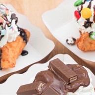 ไอติมทอดและของหวานราชดำเนิน