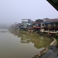 ตลาดบ้านอีต่อง