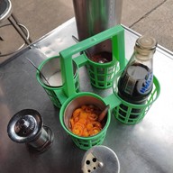 โย่ง ราดหน้าหมูอึ๋ม เจ้าเก่า เจ้าเดียว