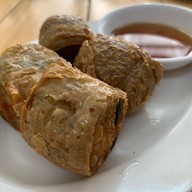 เจ๊เพ็ญเย็นตาโฟปูกั้ง วัดไผ่ล้อม(ต้นตำรับ) ตั้งอยู่ที่วัดไผ่ล้อม