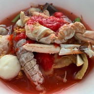 เจ๊เพ็ญเย็นตาโฟปูกั้ง วัดไผ่ล้อม(ต้นตำรับ) ตั้งอยู่ที่วัดไผ่ล้อม