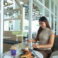 Le Pere Bakery- เลอ แปร์ เบเกอรี่ สาขารังสิต