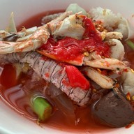 เจ๊เพ็ญเย็นตาโฟปูกั้ง วัดไผ่ล้อม(ต้นตำรับ) ตั้งอยู่ที่วัดไผ่ล้อม