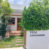 Vini cafe & garden ไวน์นิ คาเฟ่ & การ์เด้น