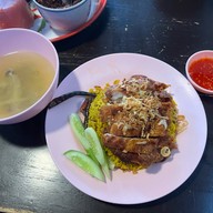 ก๋วยเตี๋ยวเนื้อตุ๋นนายหมี ลาซาล (Original) บางนา