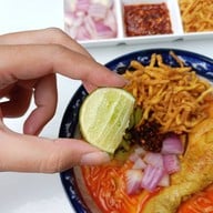 เมนูของร้าน อาทิเส้น ข้าวซอยก๋วยเตี๋ยวต้มยำ สาขาเพชรเกษม69