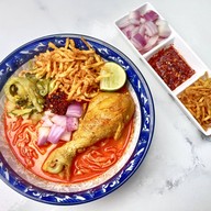 เมนูของร้าน อาทิเส้น ข้าวซอยก๋วยเตี๋ยวต้มยำ สาขาเพชรเกษม69