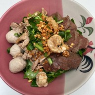 ก๋วยเตี๋ยวเรือแม่จันทร์ ร้านอร่อยซอยเสือใหญ่(ต้นตำหรับ)