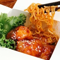 maneefriedchicken - ข้าว ไก่ทอด & ไข่ข้น สาขาสันติธรรม