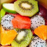 ผลไม้ปอกพร้อมทาน&กรีกโยเกิร์ตแสนแซ่บ PS club fruits