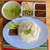 ข้าวมันไก่ตอนเดอะพรีเมี่ยม (คุณอั้ม) สาขาปากซอยอ่อนนุช44