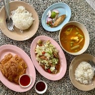 ป้าห้อง อาหารตามสั่ง