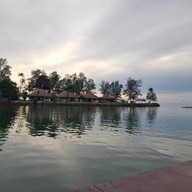 ไอยราซีฟู้ด (เกาะช้าง)