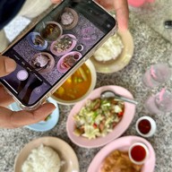 ป้าห้อง อาหารตามสั่ง