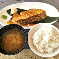 เมนูของร้าน Honmono Sushi Central Ladprao