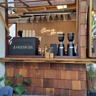 หน้าร้าน Adoy Coffee ประดิพัทธ์