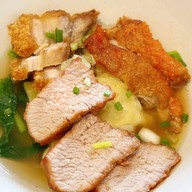 เมนูของร้าน เกี๊ยวหนองบัว Kiew Nong Bua วังหลัง Wang Lang
