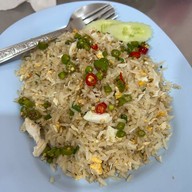 อากู๋ ข้าวผัดปูสาขาสาธุประดิษฐ์