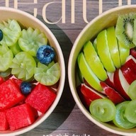 ผลไม้ปอกพร้อมทาน&กรีกโยเกิร์ตแสนแซ่บ PS club fruits
