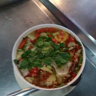 ร้านผัวสั่งเมียตำ