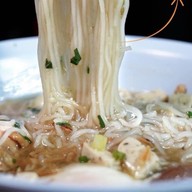 ก๋วยจั๊บอุบล สูตรโบราณ เจ้แอ๋วห้าแยก