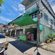หน้าร้าน ก๋วยเตี๋ยวหมึกไข่ ซอยหลังวัดต้นสน